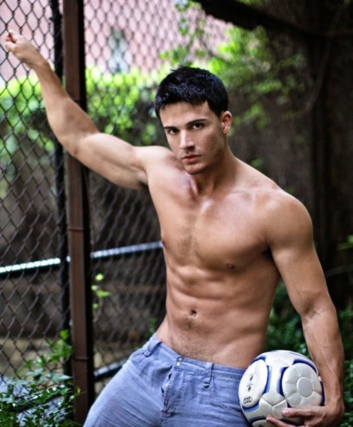 hotmusclejocks:  Hot Soccer Jocks http://hotmusclejockguys.blogspot.com/2014/05/hot-soccer-jocks.html adult photos