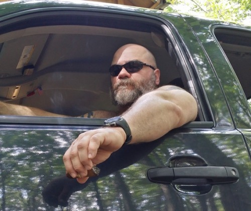 thickbear475: masterfetishbear: truck smoke BOSS~! Woofffff