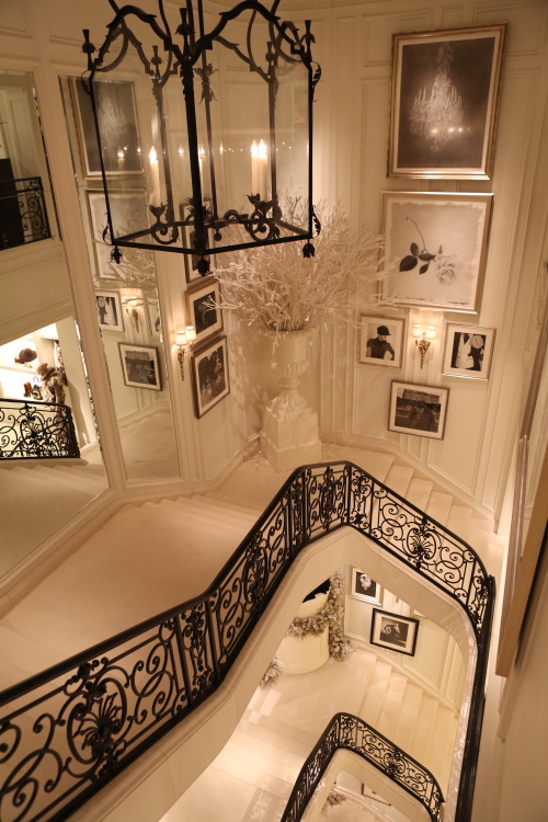 ralphlauren: Black-and-white glamour: architectural details inside of the women’s Ralph Lauren flags