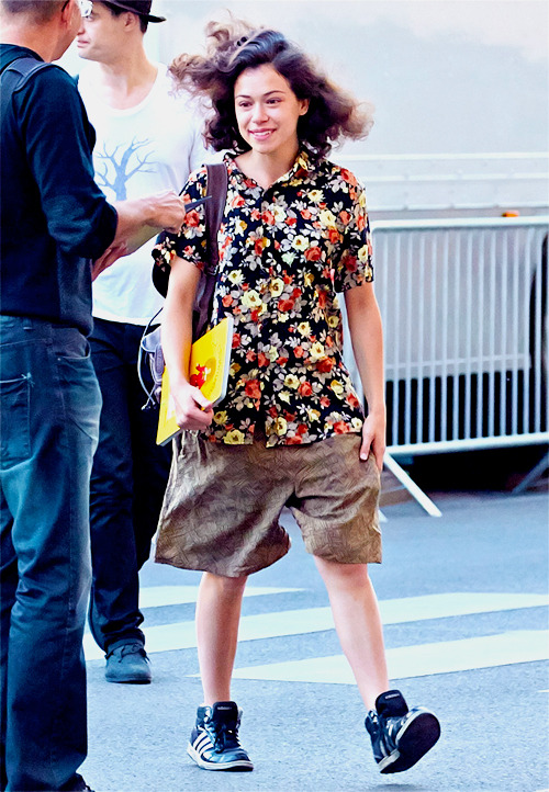 chaoticheroine:  tatianamaslanydaily: Tatiana Maslany on the set of “Woman in Gold” June 24th [x]   Okay how is this a 28 year old woman?