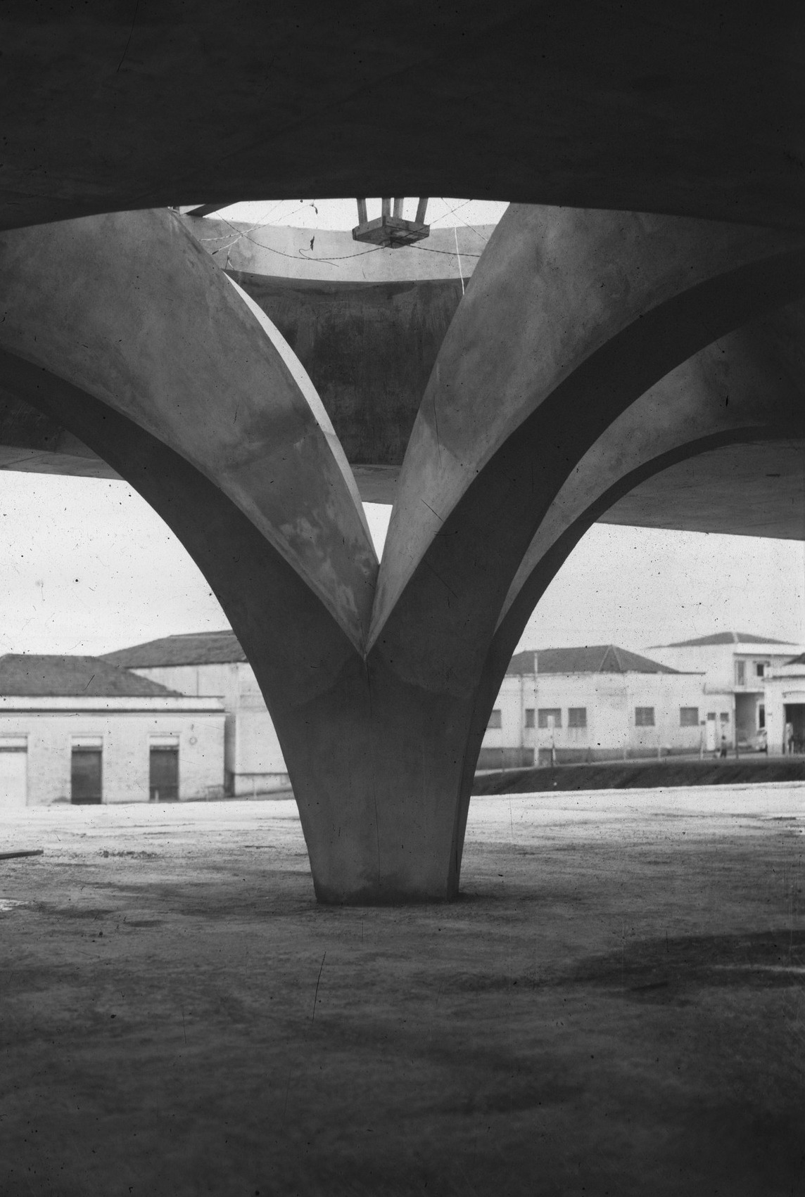 wherearchitectureisfun:    Rodoviária de Jaú Joao Batista Vilanova Artigas | Jaú