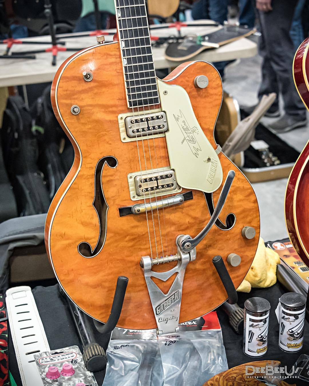 DeeBeeUs™ — 1960 #Gretsch #6120 With quilted top, in excellent...