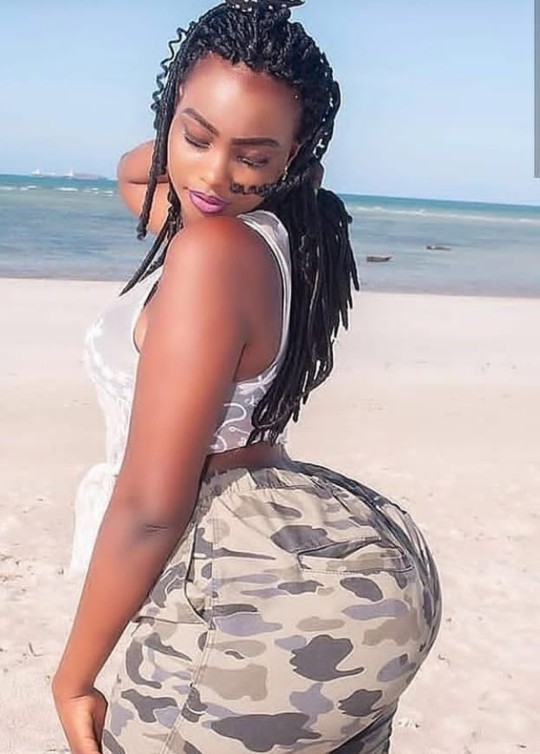 princejazziedad:DeliciouslySexy Curvy BootiDelicious AFRICAN Mami&rsquo;s. ❤️💛💚