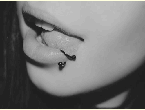 borsitaky:  piercings soooo cool. ^_^ 