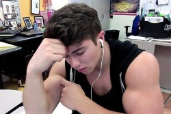 muscleorlando:  Study homework what?  There are something I was supposed to be doing?