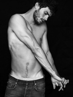 aleadaofin:Jamie Dornan ** 