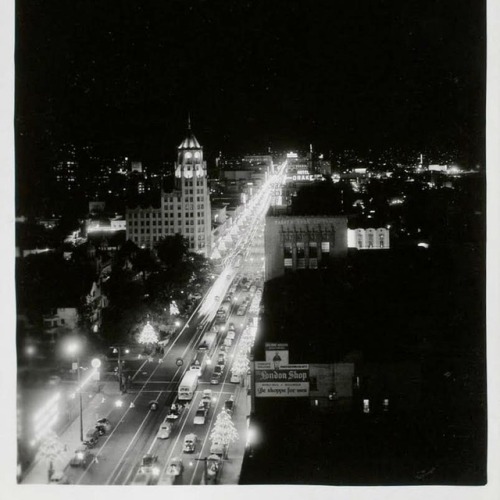 Night shot of Hollywood Blvd early 1950&rsquo;s. #pe #pacificelectric #mcl #metrocoachlines #lah