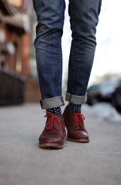 stayfreshlooksharp:  Colored laces &amp; patterned socks.