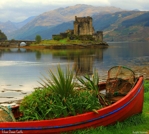 Red Boat by ralph.stewart on Flickr.