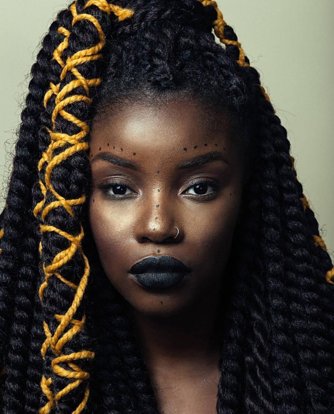 dswsubmit:@forevermamou (mua: @blushedbyyvette / 📸: @angelicagrace_photo)
