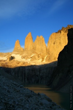 patagoniaphotos:  Torres del Paine, Patagoniahttp://easyblog.it/photos/stefano/_patagonia/torres-del-paine-trekking/