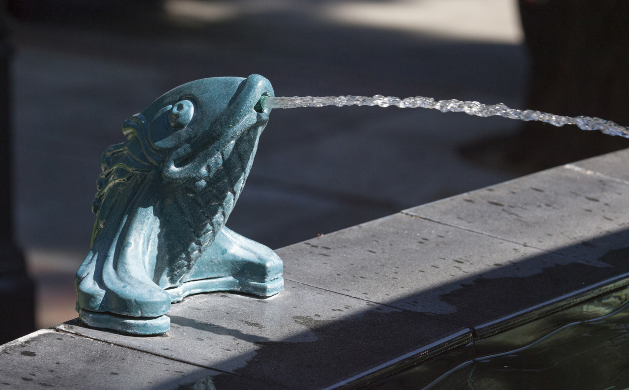 artdecodude:  Burbank City Hall (Exterior). One of my favorite fountains ever for