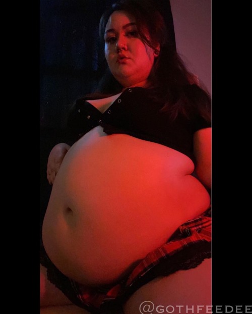 gothfeedee:happy halloween from this fat adult photos