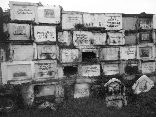 violetnightterrors:  total—immortal:  sal-uba: Cemeteries in the Philippines, the country is so overpopulated that every 5 years they need to break open these graves to make room for new ones. Scattering bones in the cemetery. 