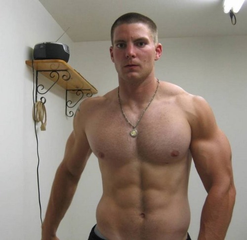 frost702:  mystraightfriend:  Mystraightfriend.Tumblr.Com  Sexy