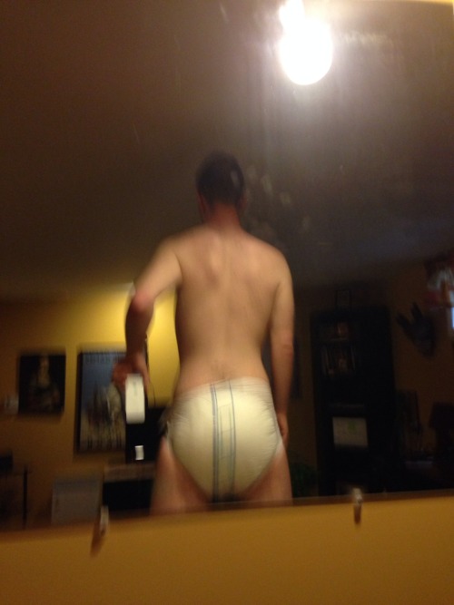 lilprincebabar:  Somebody might have gotten really wet and messy yesterday morning :$ Sorry for the blurry photos :P 