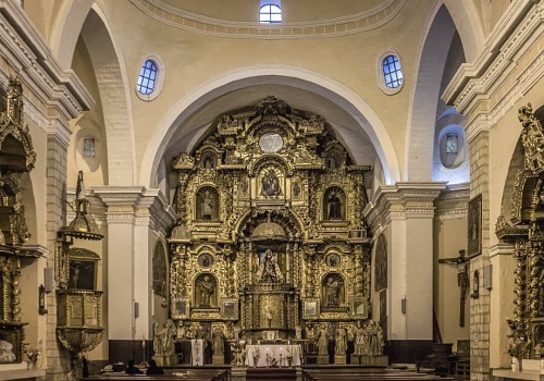 Fotos que no llegué a publicar. Interior de la Iglesia de Santo Domingo de Huamanga, reconstr