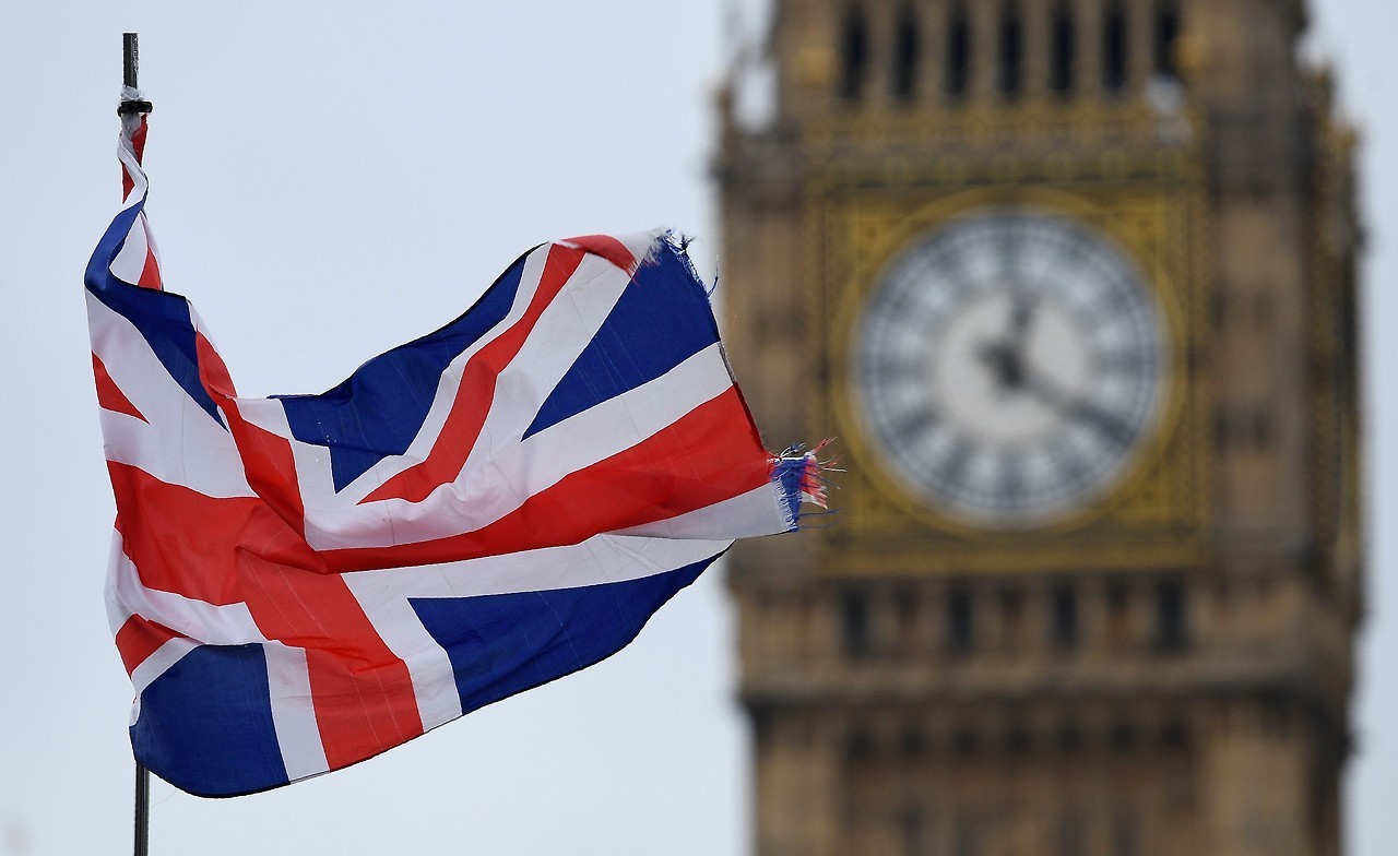 Brexit: el Reino Unido inicia la compleja separación de la UE. Londres sigue siendo un socio de Europa. Theresa May: “No hay vuelta atrás”. Protestas fuera de la Cámara de los Comunes en el centro de Londres. “¿Tienes miedo a la democracia? La gente...