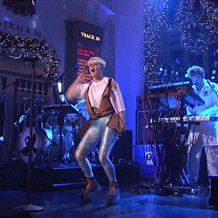 suqmydiqtbh:  Robyn | Dancing On My Own (Live on SNL 2011)  iconic