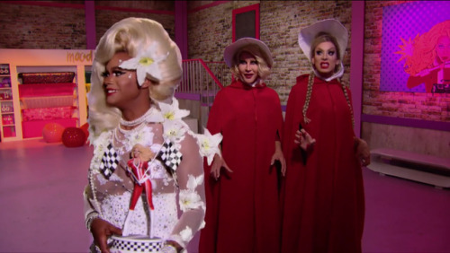 fruit-floral-nut:Chi Chi immediately disobeying Ru and then looking over the wrong shoulder was the 