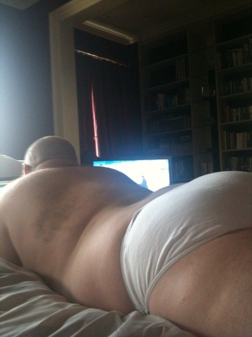 atxbears:  Mmmmm, dat ass! 