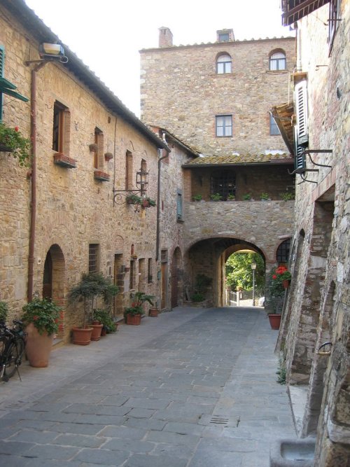 italian-landscapes:San Donato in Poggio, Toscana (Tuscany), ItalyGoogle MapsDon’t change or remove t