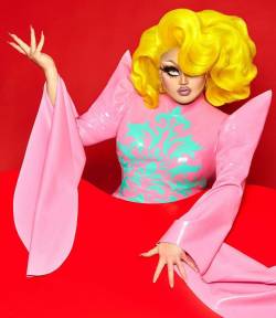 dragmakeup:  Get into it! @kimchi_chic by