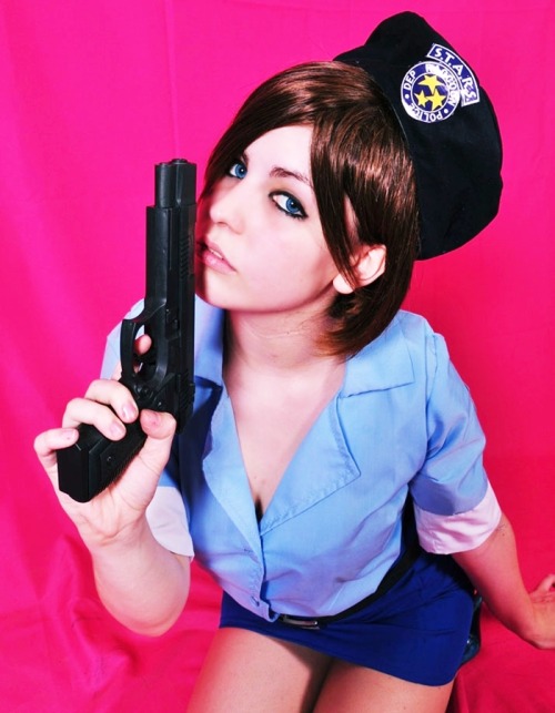 xcrow-woman:  My cosplay of Jill Valentine. I really love her and Resident Evil Saga ♥Cosplayer Photos and Page: https://www.facebook.com/pages/Agustina-Sol/482498998427380 -> Like and Visit :)