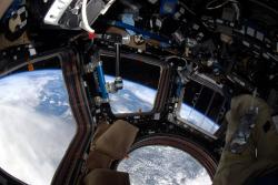astroperlas:  Imagen de la Tierra desde Cupola en la ISS por Scott Kelly (NASA).