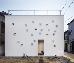 likeafieldmouse:  Takeshi Hosaka - Room Room (2011) The residents of Hosaka’s Room Room are a deaf couple and their two hearing-able children. The windows in its walls and ceilings serve as means of easy communication and visibility among the family.