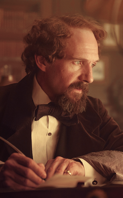 Avatars 400x640Ralph Fiennes, in The Invisible Woman