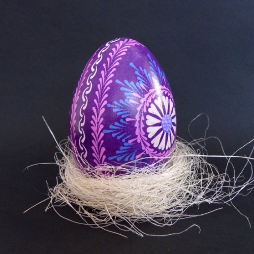 lamus-dworski:Various pisanki (Polish decorated Easter eggs) with modern and traditional patterns, f