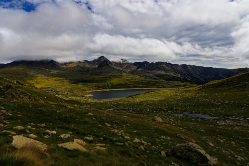 nature-hiking:Pyrenean mountain lakes 56-60/? - Haute Route Pyreneenne, August 2019photo by nature-h