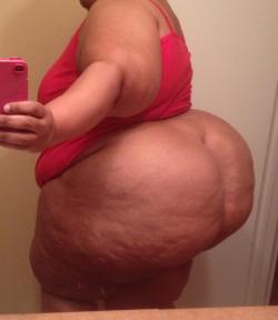 Freak-For-Ssbbw:  Garyplv:  Âˆš  Wow Great Sexy Huge Ass!!!  Huge Megaculona!!