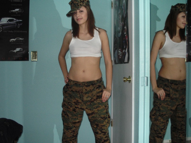myusmc:  Sexy girl in cammies 