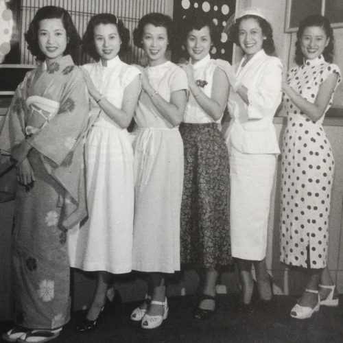 Japanese actresses,1951.  From the left, Setsuko Wakayama, Miko Kuga, Chikage Awashima, Rieko Kakuna