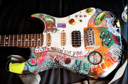 bl00d-bubblez:  (FIDLAR) Zac Carper’s rad ass guitar 