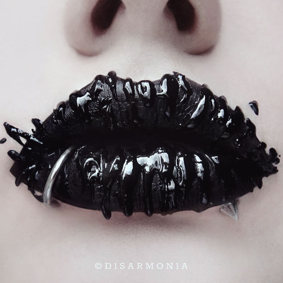 socialpsychopathblr:Makeup by Veronica Anrathi (D1sarmon1a)