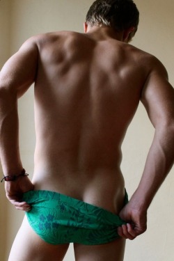 a-gays-world:  they-all-do-it-like-that:  Follow me:http://they-all-do-it-like-that.tumblr.com ♂  http://a-gays-world.tumblr.com 
