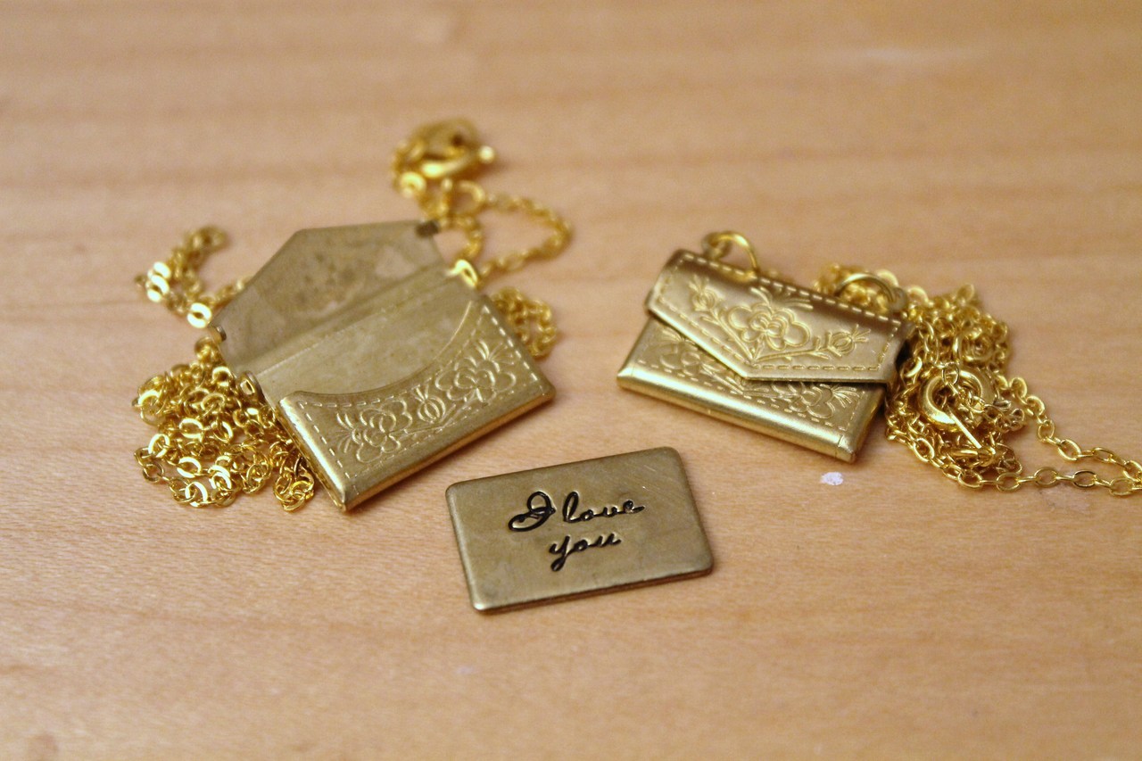 the-absolute-funniest-posts:  Two of my favorites, the Bottled Dreams Necklace and