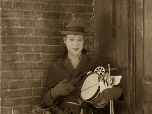 saturdaynightmovie: Harry Langdon in Three’s A Crowd with Glady McConnell c1927