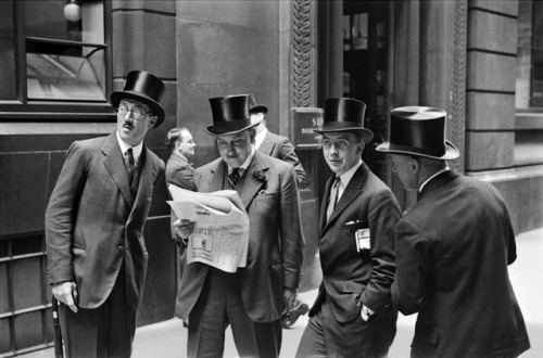 joeinct:Merchant Bankers, London, Photo by E. O. Hoppe, 1937