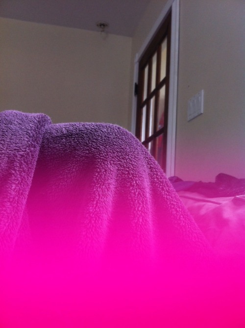 shialablunt:  My phone case makes pics look cool like this