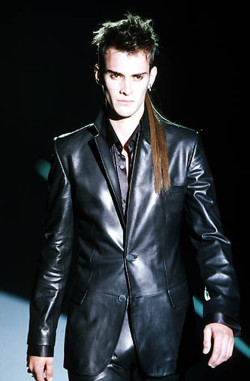 monsieurcouture:  monsieurcouture:  Gucci S/S 2000 Menswear Milan Fashion Week  MONSIEURCOUTURE