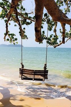 thorchick81:Paradise!!! I love swings.  I need a get away. This looks so enchanting.