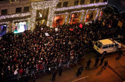 protestations:  NEW YORK CITY is SHUT DOWN for ERIC GARNER. THIS STOPS TODAY. &ldquo;I CAN’T BREATHE.&rdquo; 