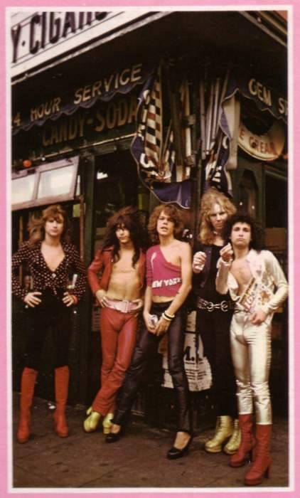 1973 New York Dolls: Jerry Nolan, Johnny Thunders, David Johansen, Arthur Kane, and Syl Sylvain. Pho
