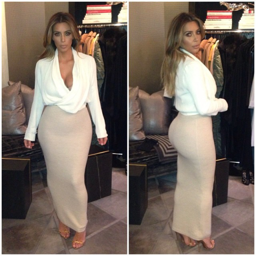 pvrexblogkeleblr:  kimkardashianfashionstyle: kimkardashian: OMG my dress for Ellen just broke!!! I have to leave in 5mins…I need help! Should I wear this???   Kanye is winning