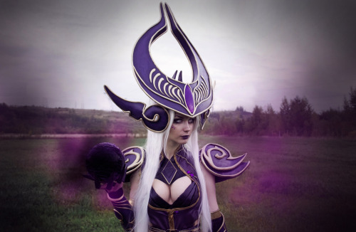 league-of-legends-sexy-girls: Syndra Cosplay