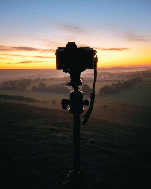 Rise and Grind, amirite? @mihollandphoto chasing that light up the hills of Ivinghoe Beacon with his